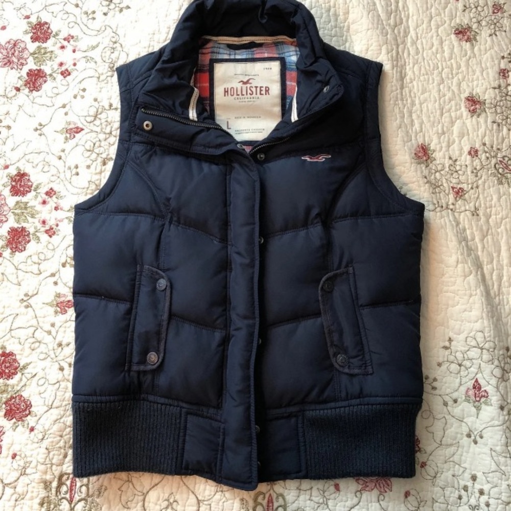 Hollister Puffer Vest